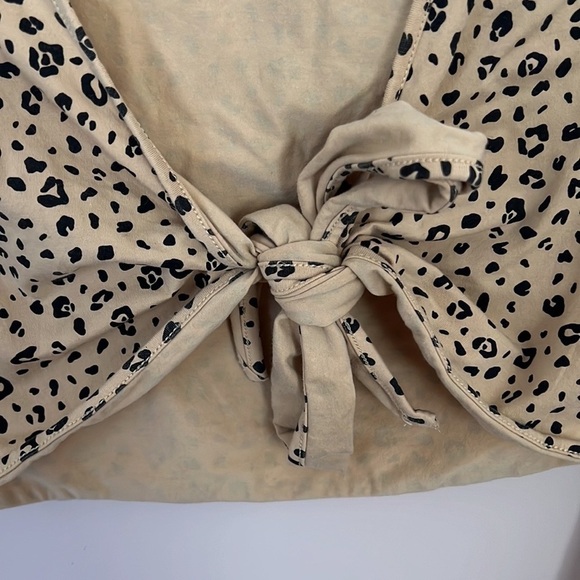 𝅺ARITZIA SUNDAY BEST l Animal Print Front Tie Top - Picture 4 of 4